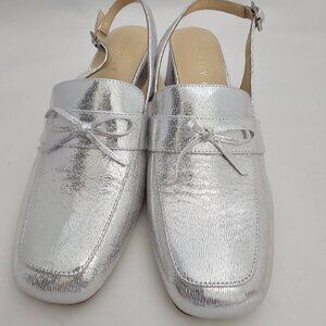 Ivy City Ivy Bow Heel Loafers in Silver! EUC!